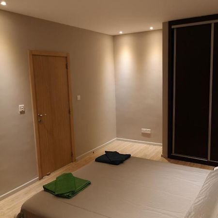 Beachfront Amazing New Apartment リマソール エクステリア 写真